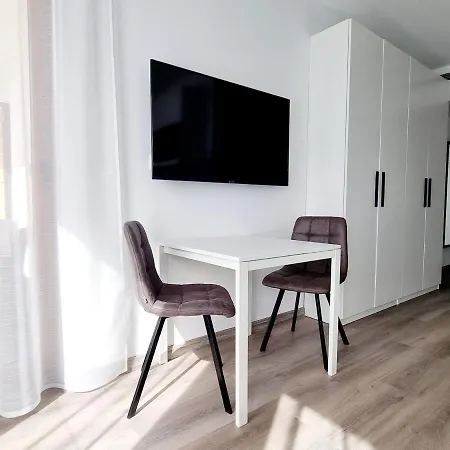 Przystanek Plaza Lägenhet