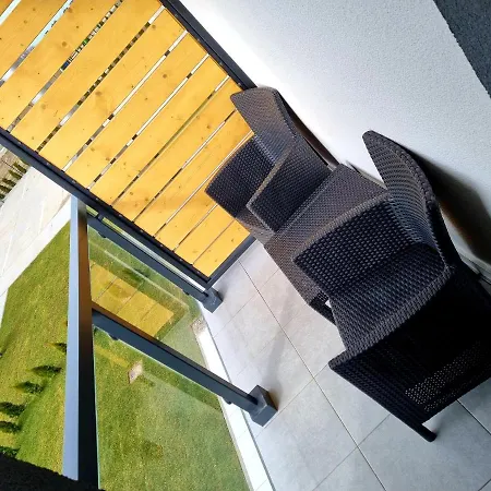 Przystanek Plaza Apartment